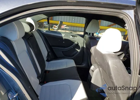 2016 Volkswagen Jetta Sport z USA, uszkodzony, nr VIN 3VWD17AJXGM375977